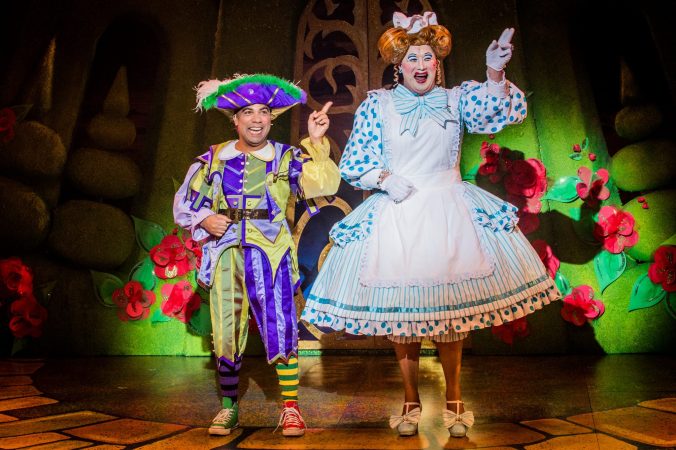 Dale-Superville-Antony-Stuart-Hicks-Snow-White-and-the-Seven-Dwarfs-Photo-by-Robert-Workman